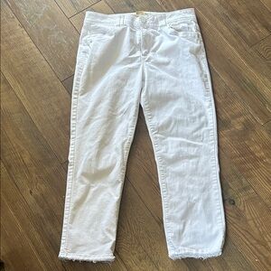 Democracy White Cropped Ankle Jeans with Frayed Hem